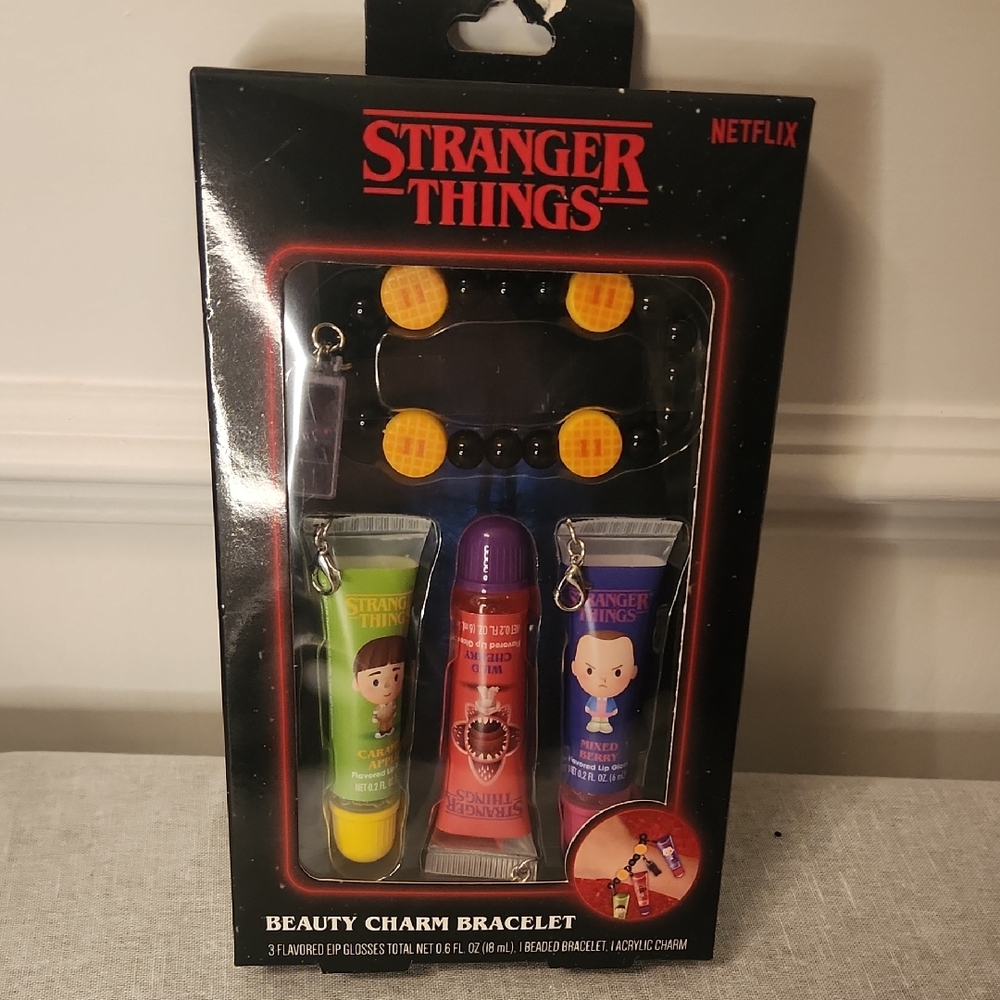 Netflix Stranger Things  Charm Bracelet & Lip Gloss Set